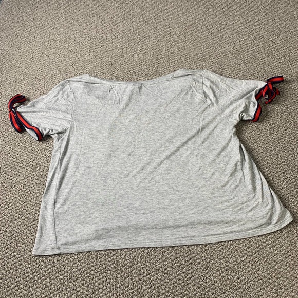 Ivoire Womens T-Shirt Size Medium Gray Tie Cuffs Short Sleeves V-Neck Pullover - Picture 4 of 10